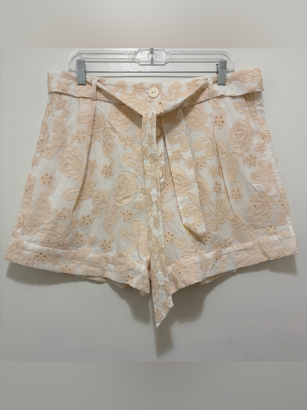 Hale Bob Ivory Floral Embroidered Belted Shorts Large NEW - Picture 3 of 7